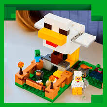 Конструктор LEGO Minecraft Куряча ферма 233 деталі (21585)