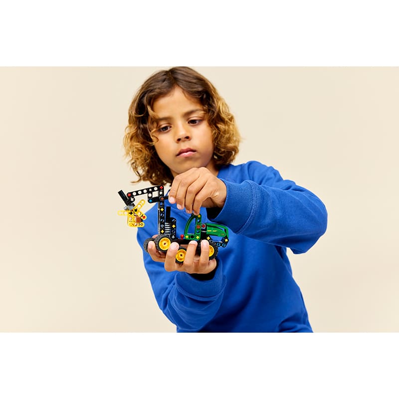 Изображение Конструктор LEGO Technic Колесный комбайн John Deere 1470H 117 деталей (42218)