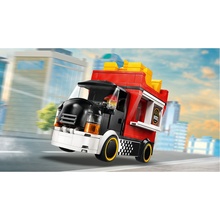 Конструктор LEGO City Вантажівка з картоплею фрі 216 деталей (60488)