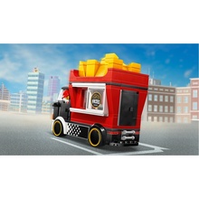 Конструктор LEGO City Вантажівка з картоплею фрі 216 деталей (60488)