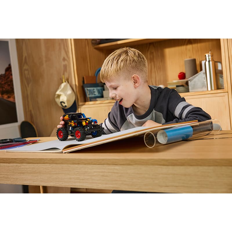 Покупка Конструктор LEGO Technic Monster Jam Grave Digger Вогонь та лід 263 деталі (42219)