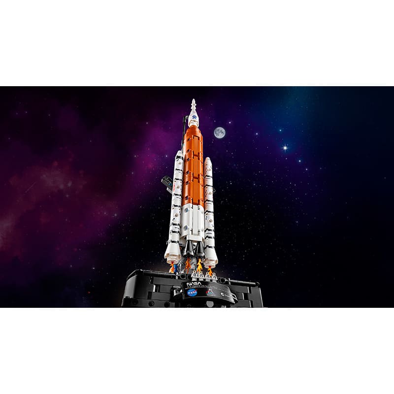 Фото Конструктор LEGO Technic Ракета із системою космічного запуску NASA Artemis 632 деталі (42221)