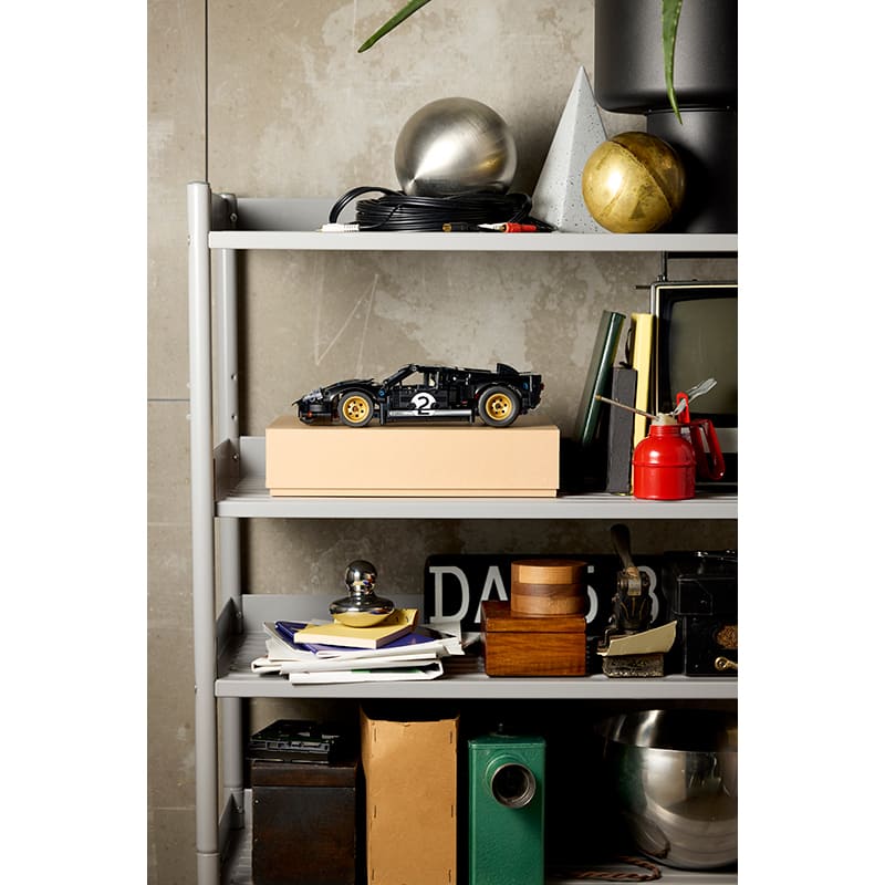 В Україні Конструктор LEGO Technic Автомобіль для гонок Ford GT40 MKII 1966 793 деталі (42223)