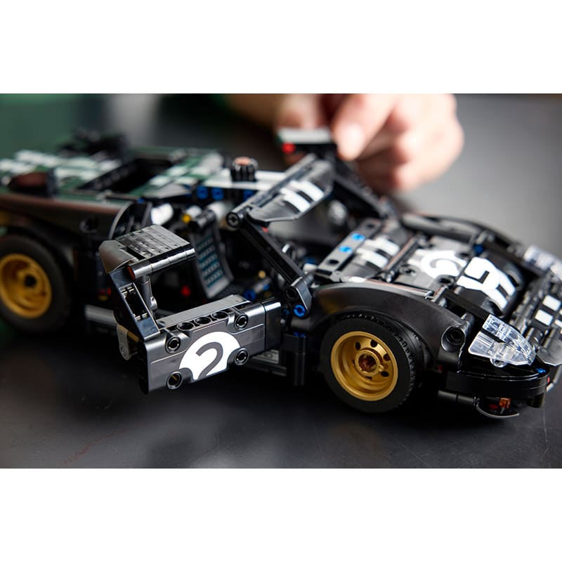 У Фокстрот Конструктор LEGO Technic Автомобіль для гонок Ford GT40 MKII 1966 793 деталі (42223)