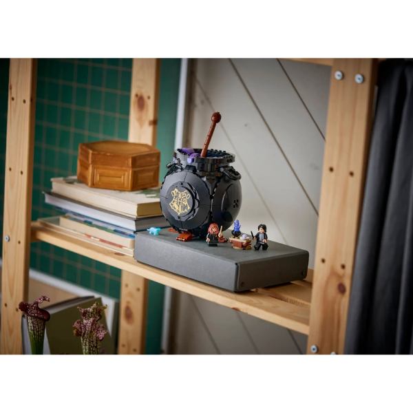 В Украине Конструктор LEGO Harry Potter Котел: Тайный класс зельеварения 652 детали (76464)