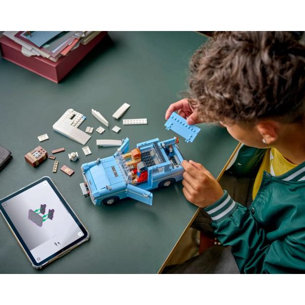 Зображення Конструктор LEGO Harry Potter Зачарований летючий Ford Англія 868 деталей (76470)