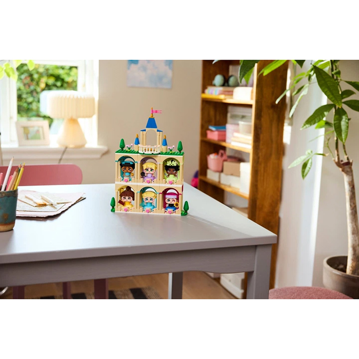 Внешний вид Конструктор LEGO Disney Princess Минипринцессы Бель и Тиана с замком 358 деталей (43291)