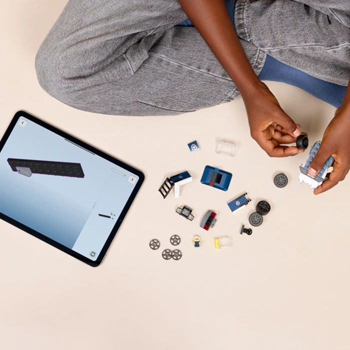 Конструктор LEGO City Автомобілі - Поліцейська вантажівка 71 деталь (60481) Тематика поліція