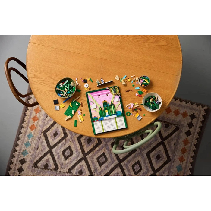 Конструктор LEGO Wicked Изумрудный город настенный арт 1518 деталей (75685) Серия Lego Wicked