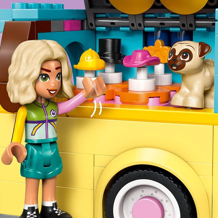 Фото Конструктор LEGO Friends Фургон с аксессуарами для питомцев 237 деталей (42678)
