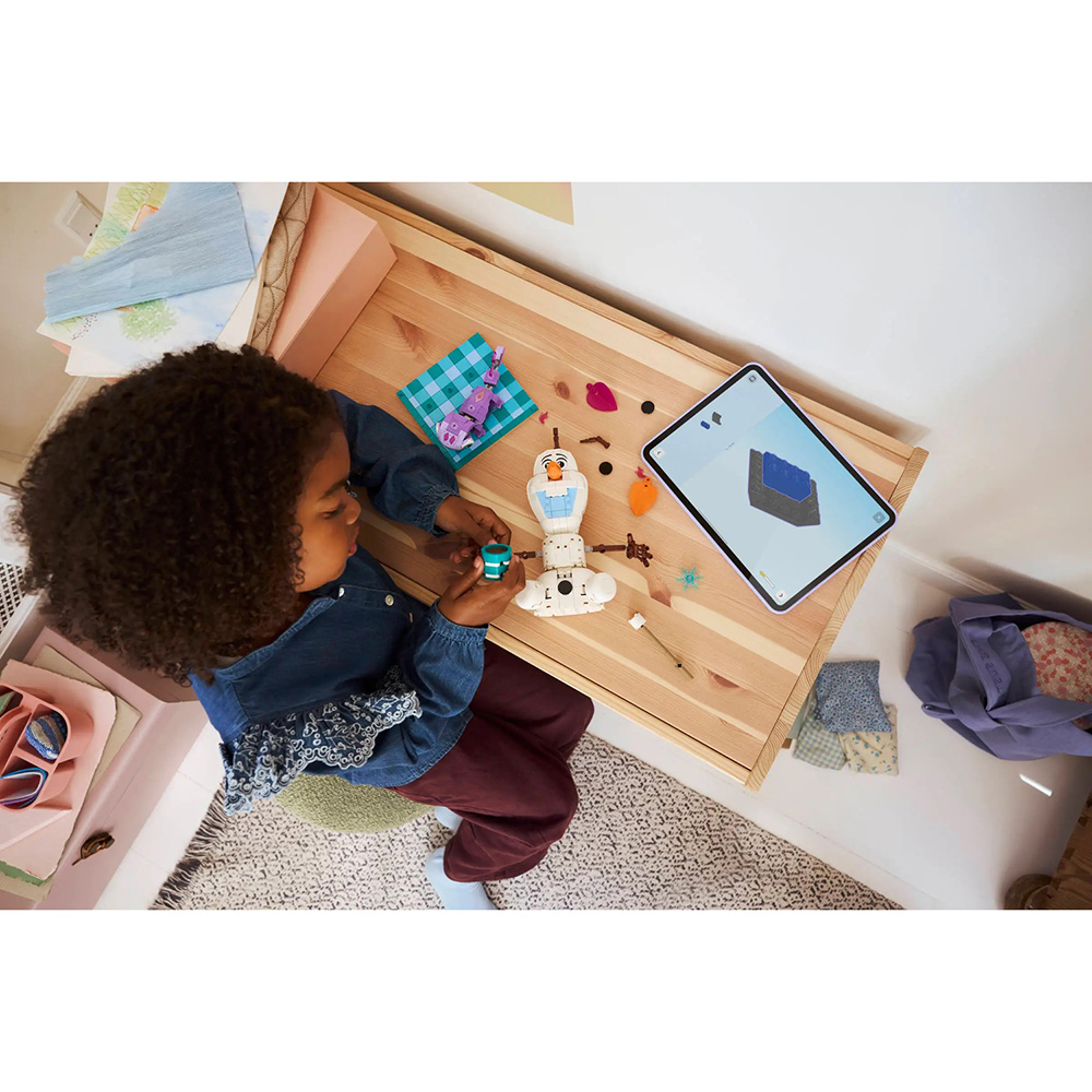 В Україні Конструктор LEGO Disney Frozen Веселощі на пікніку Олафа та Бруні (43287)