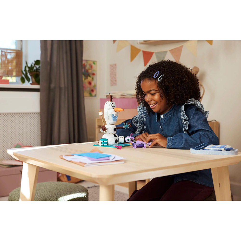 Замовити Конструктор LEGO Disney Frozen Веселощі на пікніку Олафа та Бруні (43287)