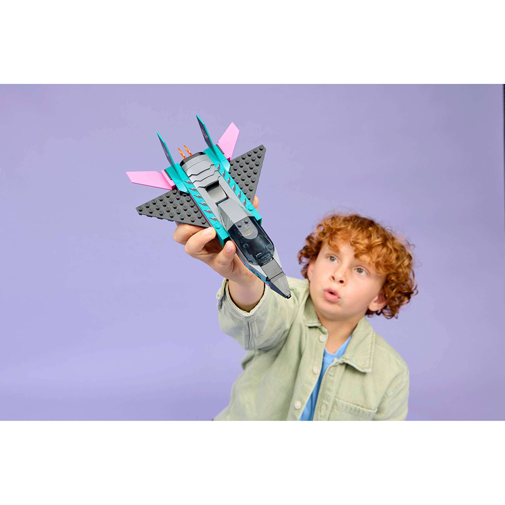 Заказать Конструктор LEGO City Реактивный самолет против автомобиля (60489)