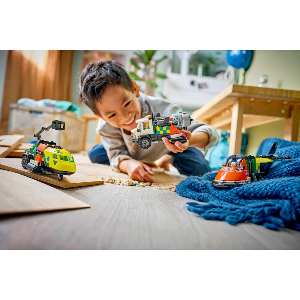 В Україні Конструктор LEGO City Ремікс літака, вантажівки та судна на повітряній подушці (60505)