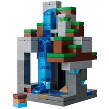 Конструктор LEGO Minecraft Міні-біоми 797 елементів (21589)
