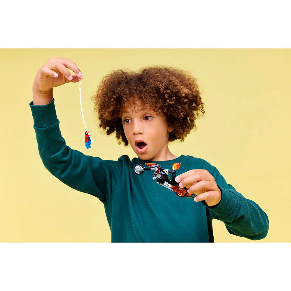 Фото Конструктор LEGO Marvel Человек-паук против Призрачного всадника на мотоцикле (76335)