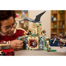 Конструктор LEGO Jurassic World Повітряна місія зі спинозавром та кетцалькоатлем 984 деталі (76976)