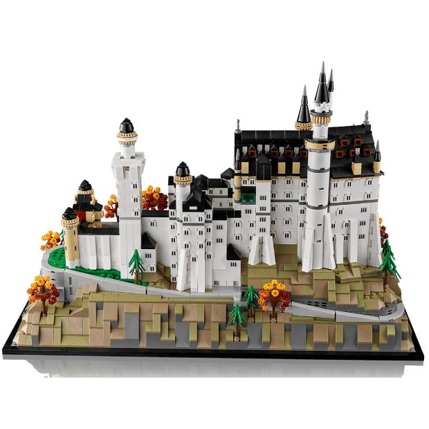 Внешний вид Конструктор LEGO Architecture Замок Нойшванштайн 3455 деталей (21063)