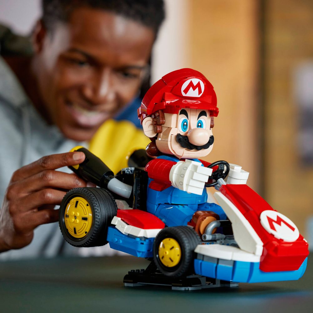 В Україні Конструктор LEGO Super Mario Mario Kart: Mario та Standard Kart 1972 деталі (72037)