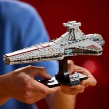 Конструктор LEGO Star Wars Зоряний крейсер класу Венатор 643 деталі (75441)