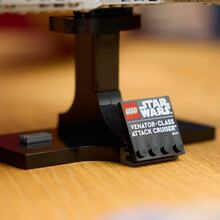 Конструктор LEGO Star Wars Зоряний крейсер класу Венатор 643 деталі (75441)