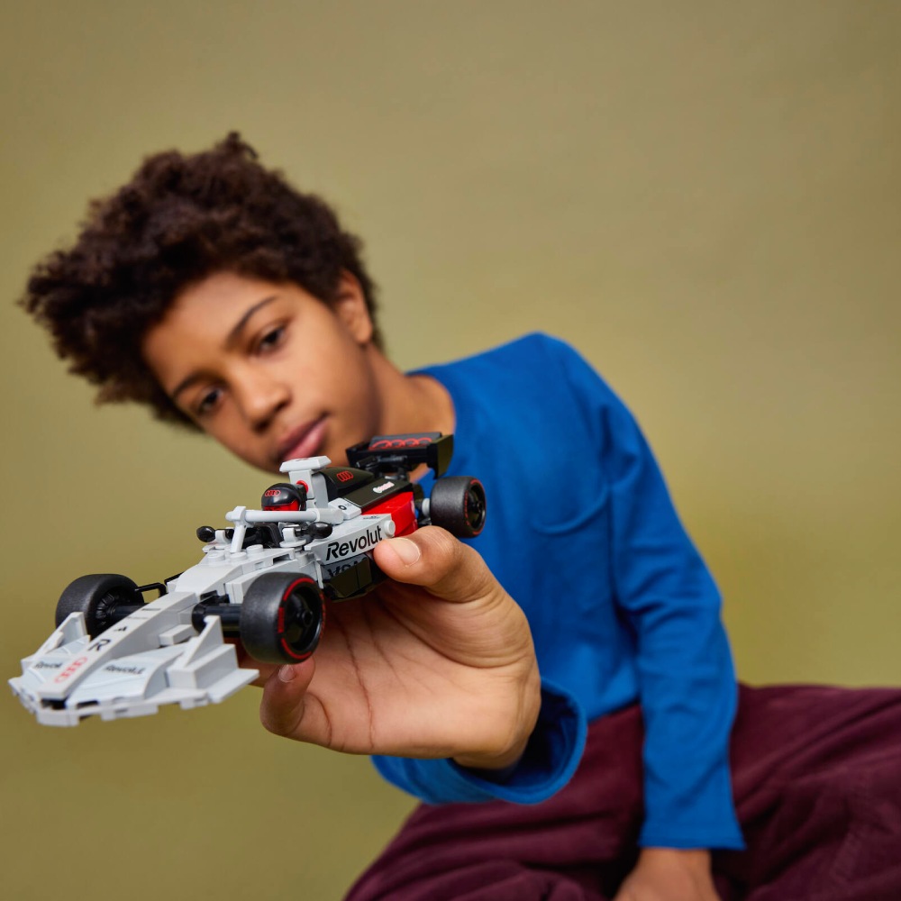 Зображення Конструктор LEGO Гоночний автомобіль Audi Revolut F1 Team R26 216 ел (77259)