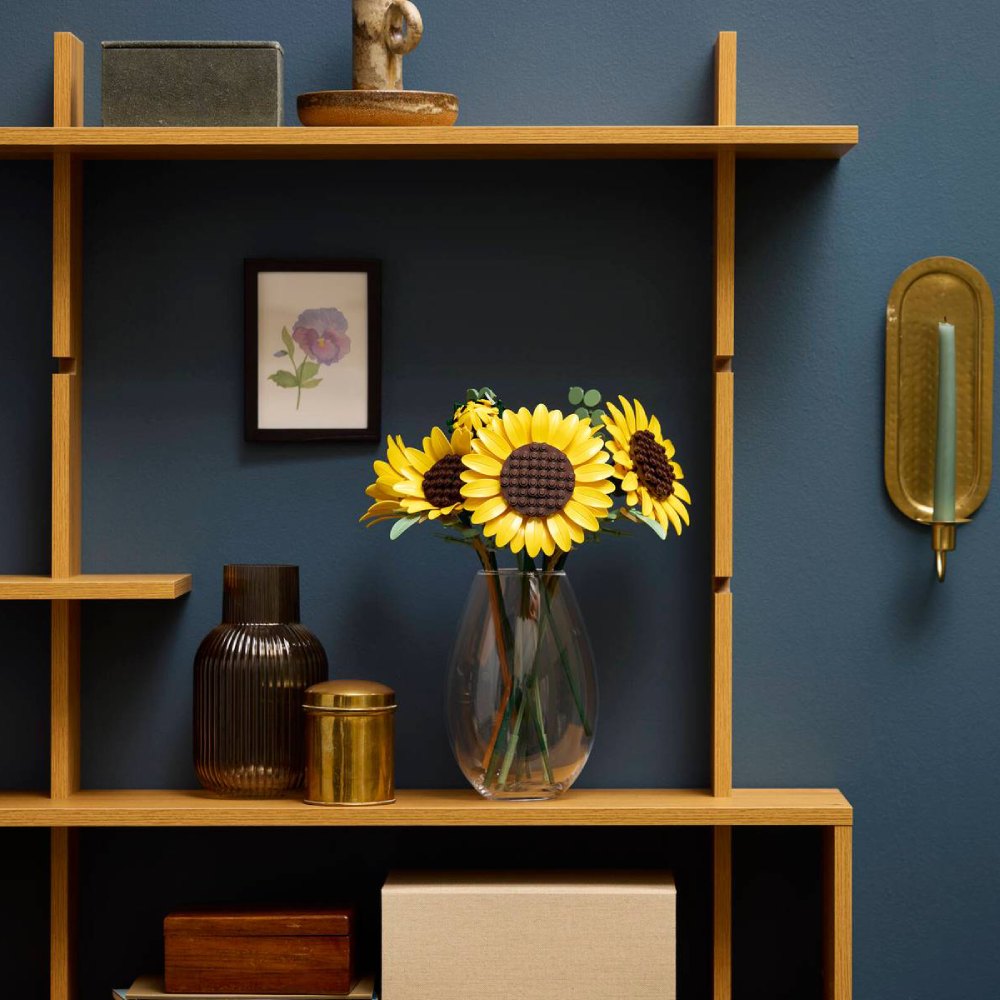 Фото 14 Конструктор LEGO Botanicals Букет соняшників 686 ел (11502)