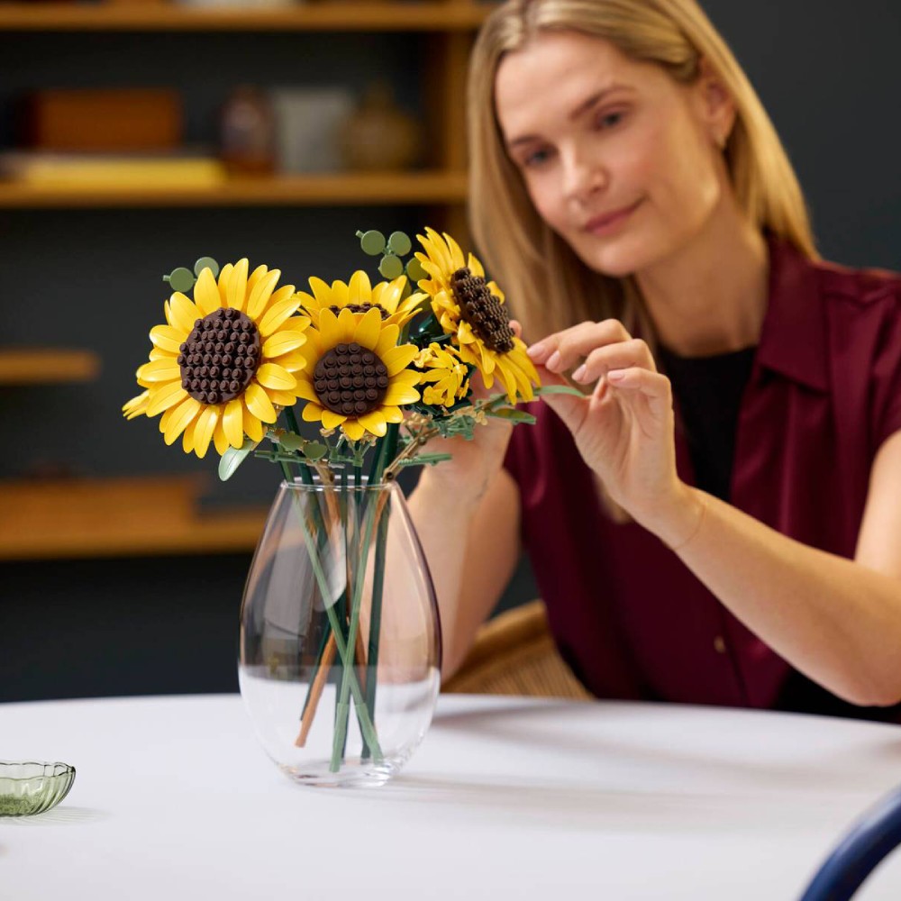 Фото Конструктор LEGO Botanicals Букет соняшників 686 ел (11502)