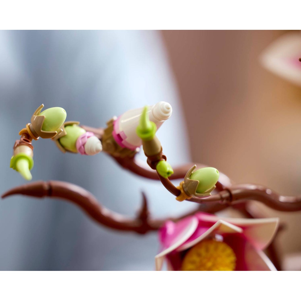 В Украине Конструктор LEGO Botanicals Ветки магнолии 435 эл (11510)