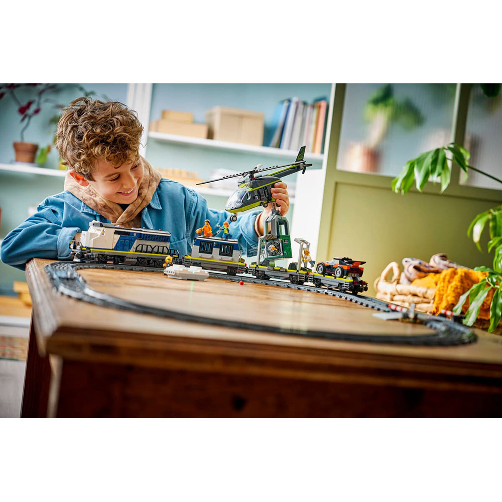 В интернет магазине Конструктор LEGO City Ограбление полицейского поезда 1313 деталей (60508)