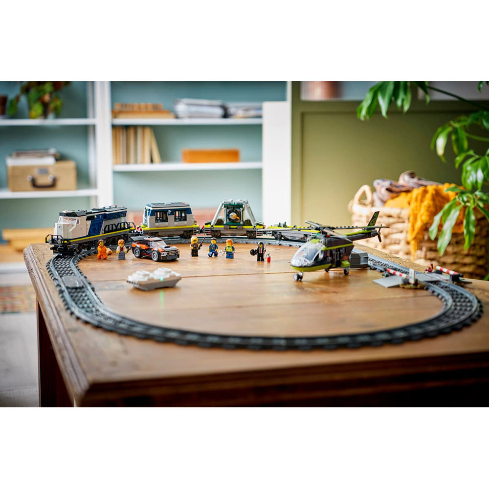 Фото 16 Конструктор LEGO City Ограбление полицейского поезда 1313 деталей (60508)