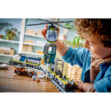 Конструктор LEGO City Ограбление полицейского поезда 1313 деталей (60508)