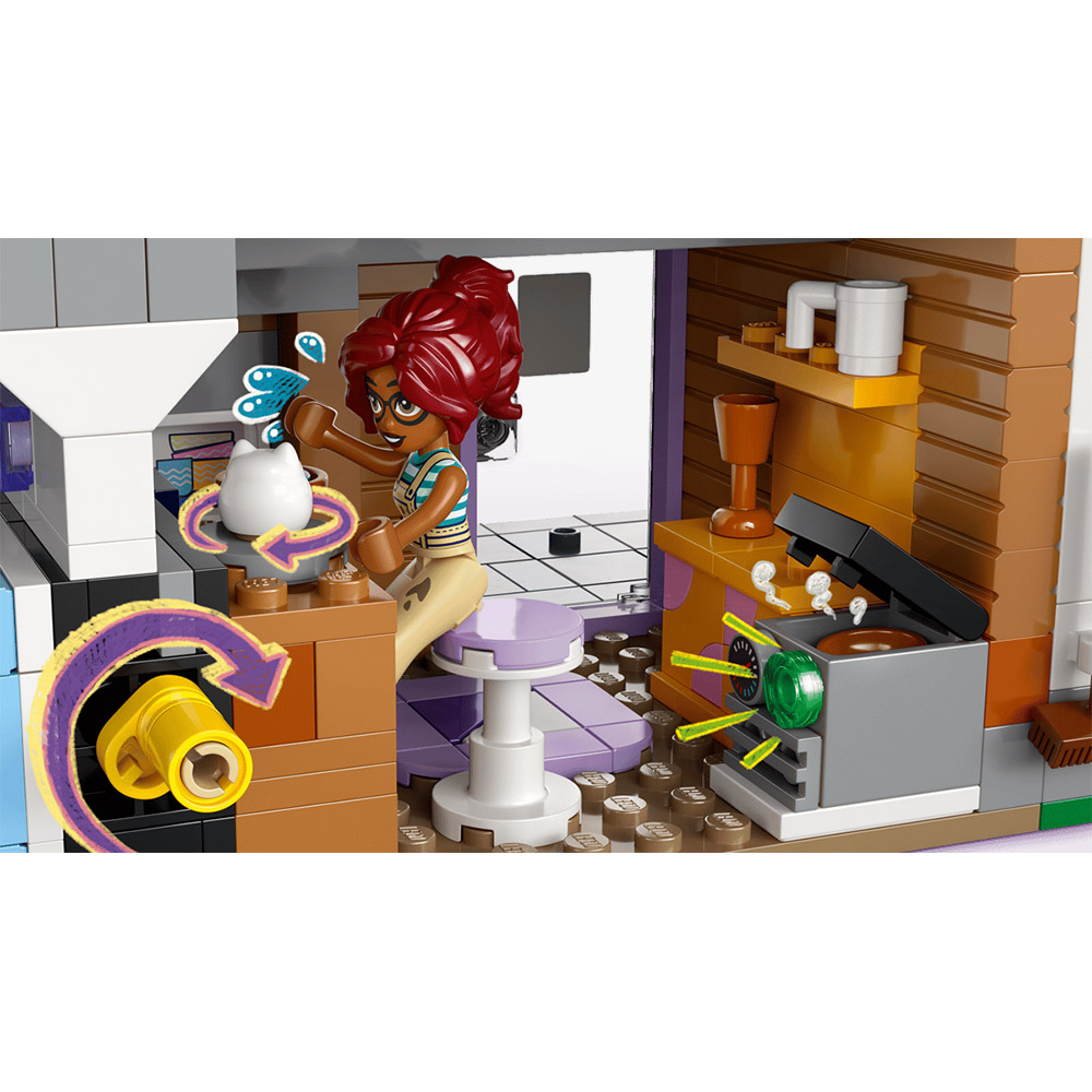 Фото Конструктор LEGO Friends Хартлейк-Сіті. Квартири та магазини 2040 деталей (42670)