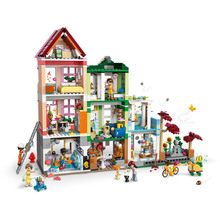Конструктор LEGO Friends Хартлейк-Сіті. Квартири та магазини 2040 деталей (42670)
