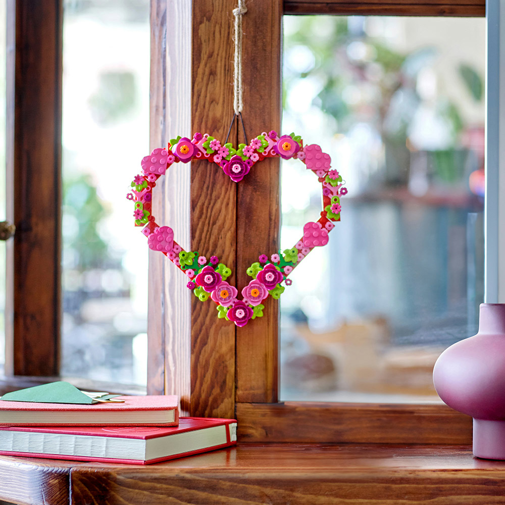 Замовити Конструктор LEGO Iconic Візерунок у вигляді серця 254 деталей (40638)