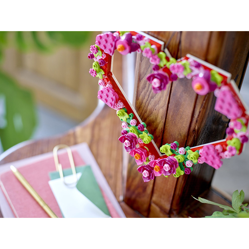 Зовнішній вигляд Конструктор LEGO Iconic Візерунок у вигляді серця 254 деталей (40638)