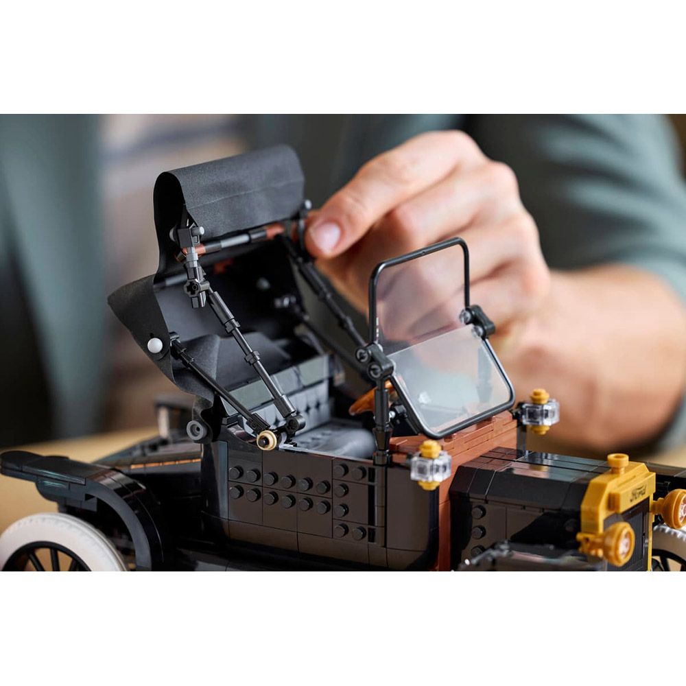 Фото 16 Конструктор LEGO Icons Ford Model T 1060 деталей (11376)