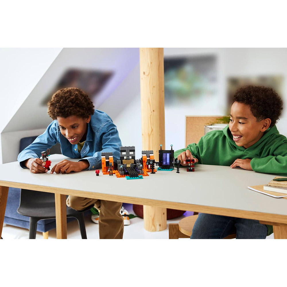 Замовити Конструктор LEGO Minecraft Битва за Візер 494 деталі (21590)