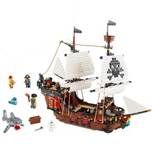 Конструктор LEGO Creator Пиратский корабль 1260 детали (31109)