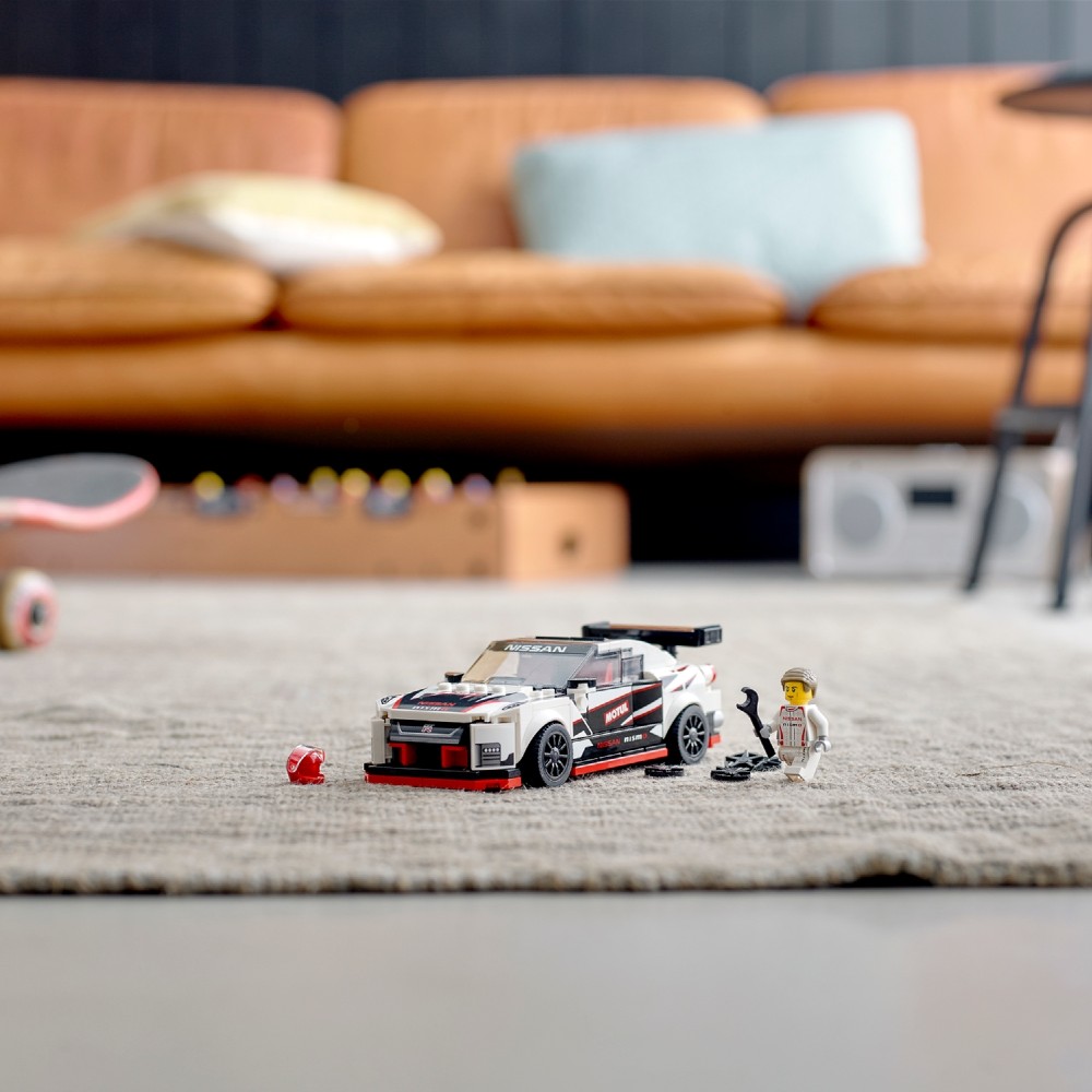 Фото Конструктор LEGO Speed Champions Nissan GT-R NISMO 298 деталей (76896)