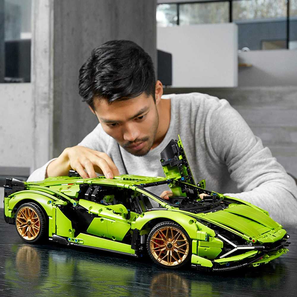 В Украине Конструктор LEGO Technic Lamborghini Sian FKP 37 3696 деталей (42115)