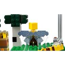 Конструктор LEGO Minecraft Бджолина ферма 238 деталей (21165)