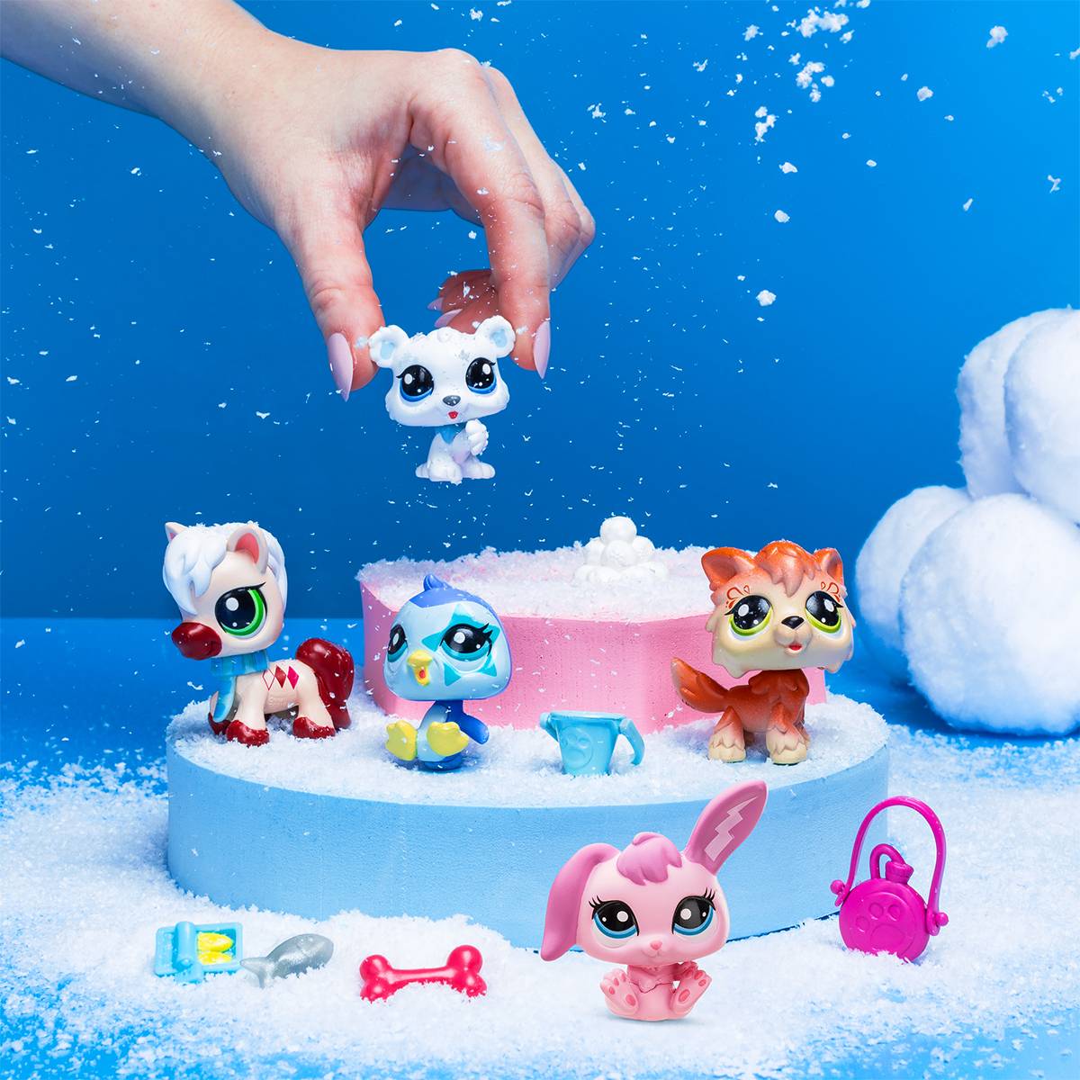 Ігровий набір Littlest Pet Shop Зимові пригоди (00573) Для кого універсально