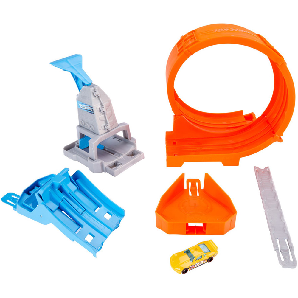 Автотрек HOT WHEELS Чемпион по трюкам в петле (GTV13) Автотрек HOT WHEELS Чемпион по трюкам в петле (GTV13) Дополнительно все детали сочетаются с другими треками серии Action от компании Hot Wheels