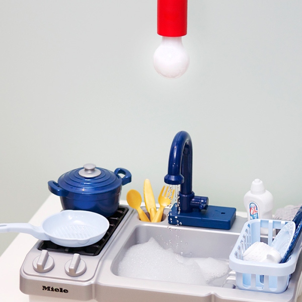 Игровой набор KLEIN Miele мойка с функцией воды и варочной поверхностью (7166) Возраст от 3 лет