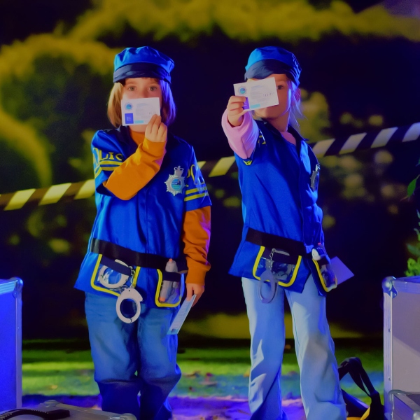 Игровой набор KLEIN PRO Костюм полицейского с аксессуарами (8893) Материал пластик