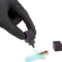 Игровой набор-сюрприз MGA'S MINIVERSE Miniverse серии Mini Minecraft Создай пиксельное приключение (557272)