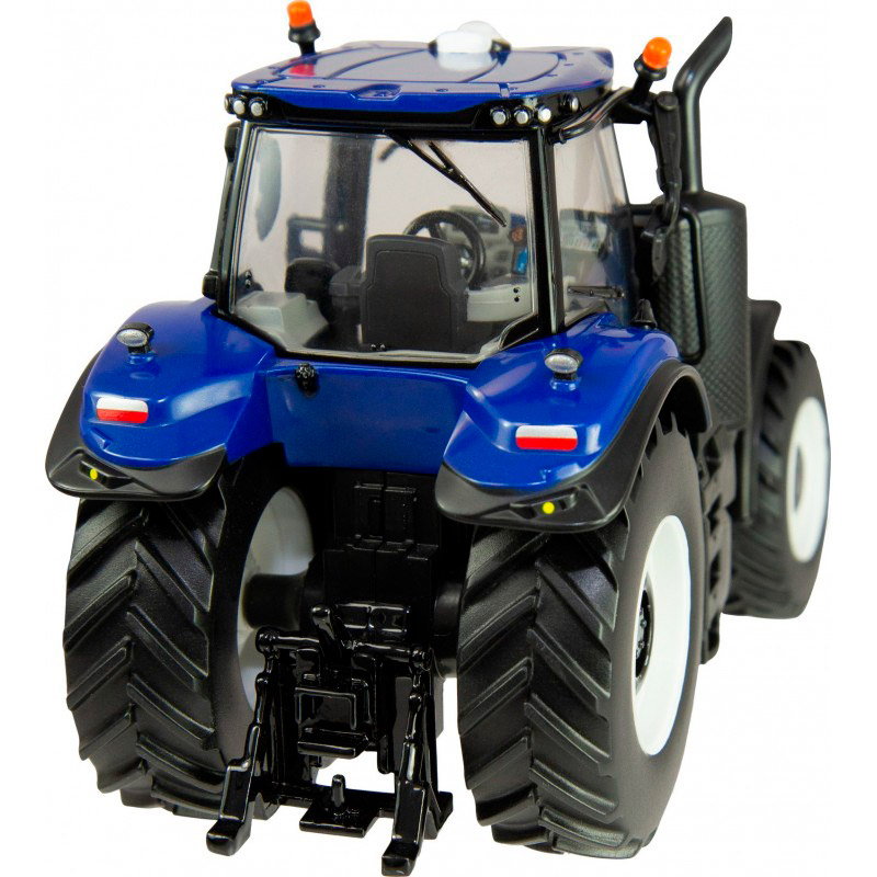 Трактор BRITAINS New Holland T8.435 1:32 (43216) Вид моделі трактор