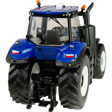 Трактор BRITAINS New Holland T8.435 1:32 (43216)