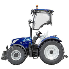 Модель BRITAINS New Holland T7.300 LWB 1:32 (43341)